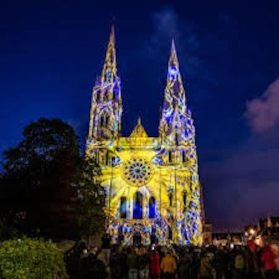 Coeur De Ville, Calme, Spacieux,Parking Et Wifi ! Chartres Exteriör bild